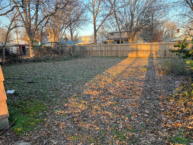 Building Photo - 2024 S Johnstone Pl