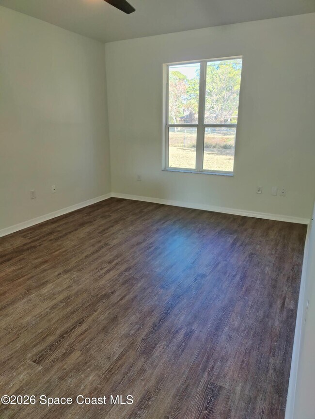 Building Photo - 219 Aladdin St NE