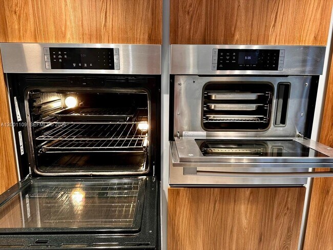 Building Photo - 223 NW 129th Ave