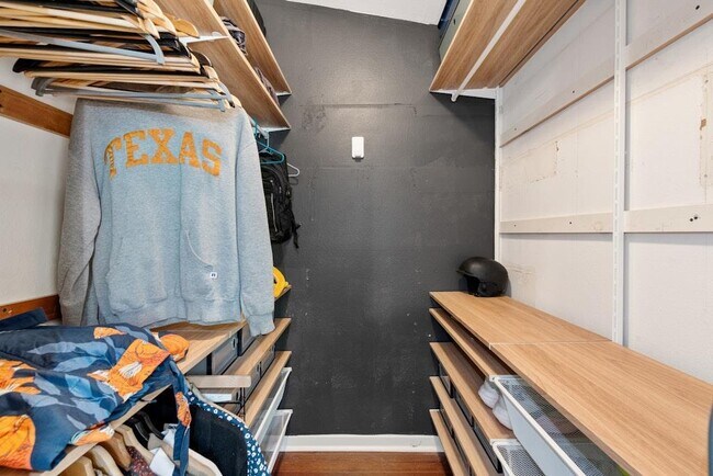 Building Photo - 5601 Woodrow Ave