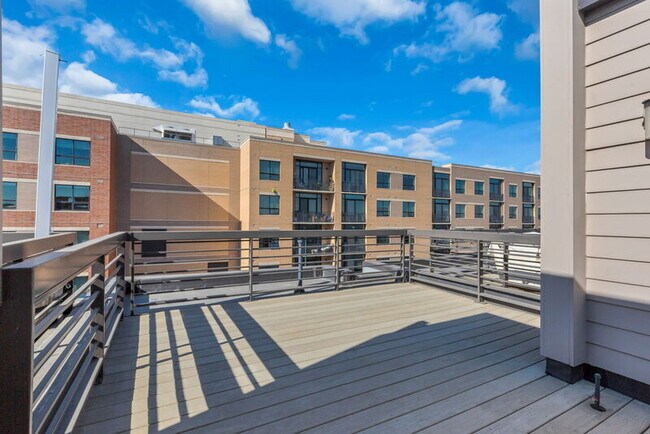 Building Photo - 1632 Quitman St