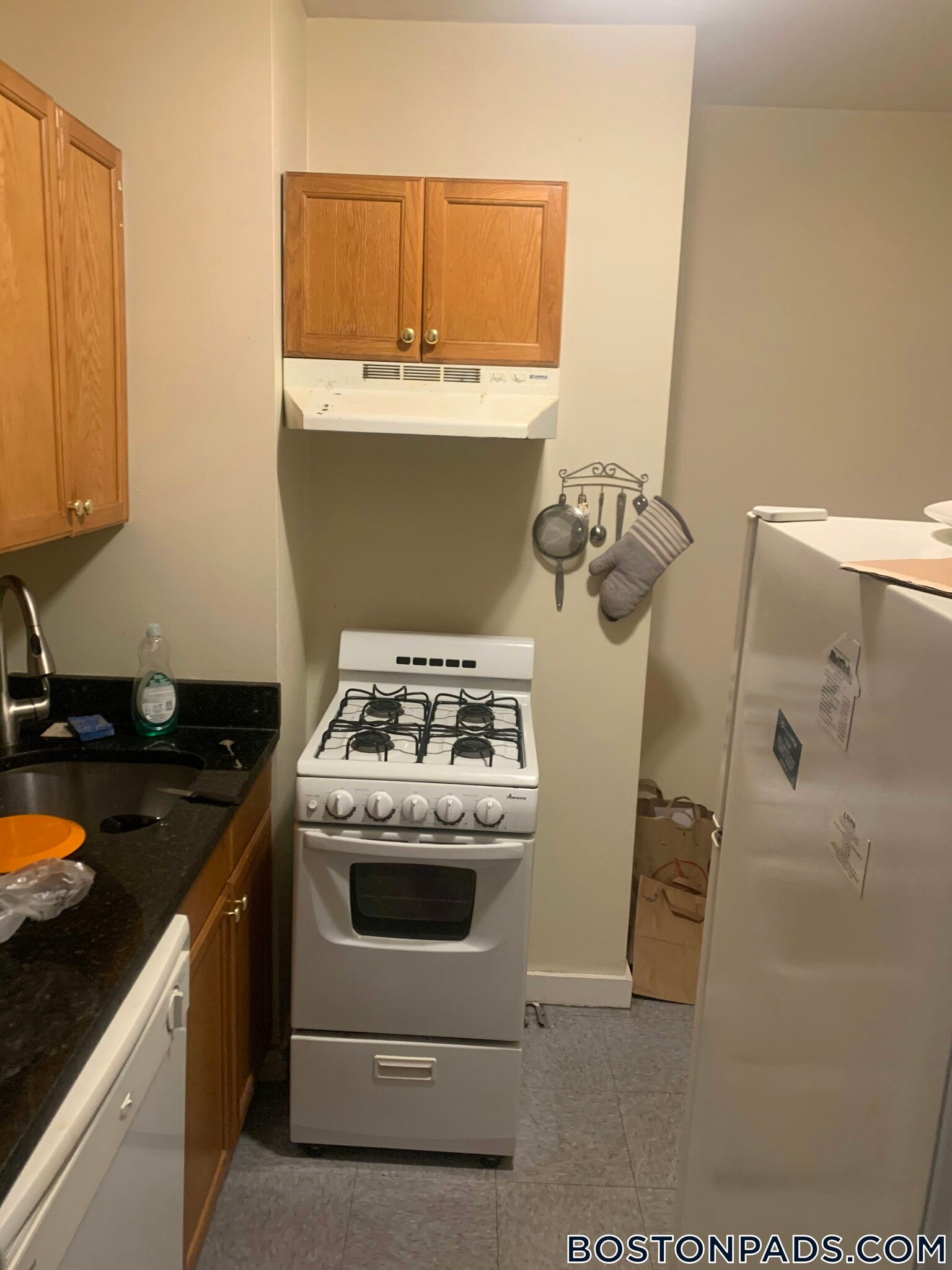 Building Photo - 165 Hemenway St