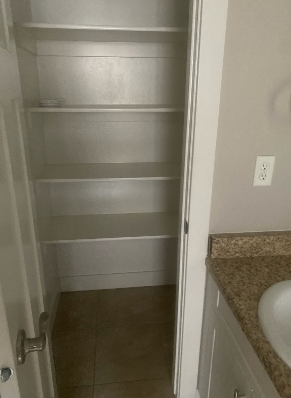 Building Photo - 822 S Aspen Wy