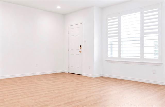 Building Photo - 3730 Malibu Dr