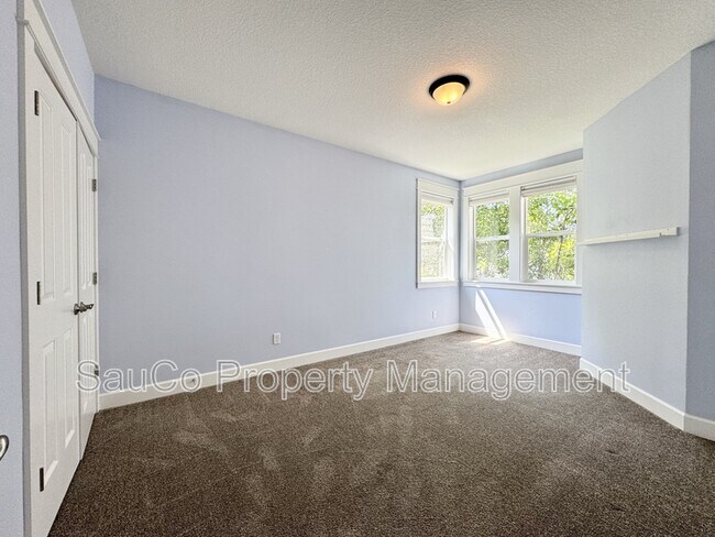 Building Photo - 13257 SW Maplecrest Ct