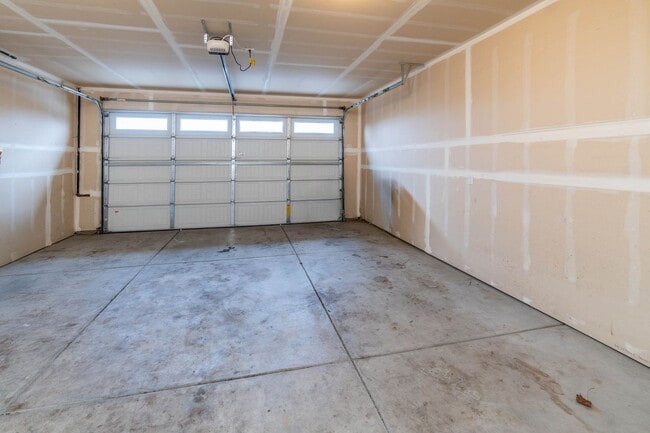 Building Photo - Beautiful Home in Highly Desired NW Redmond Neighborhood