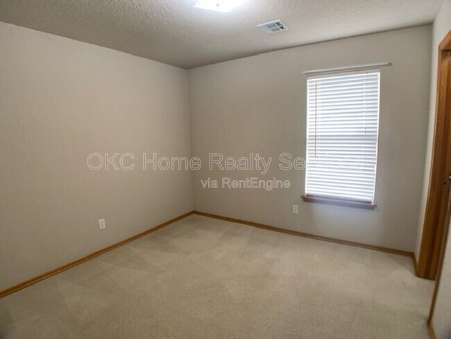 Building Photo - 16229 Everglade Ln