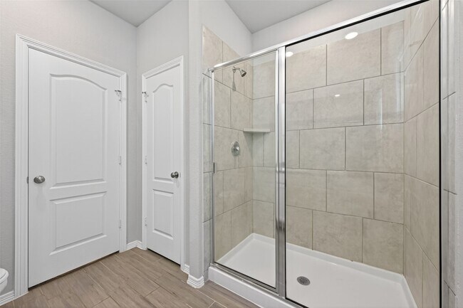 Building Photo - 25527 Valverdant Ct