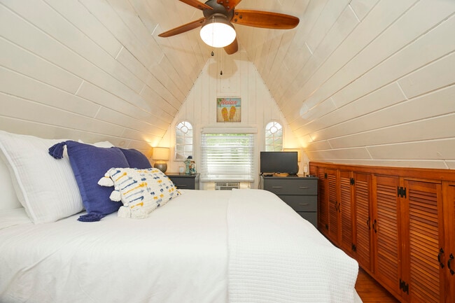 Building Photo - 68 S Edgewood Rd