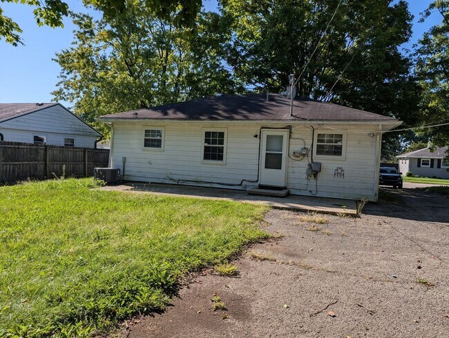 Building Photo - 5373 Pickford Dr