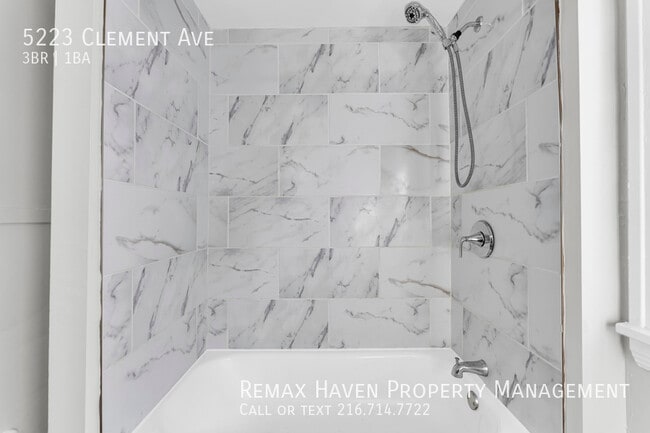 Building Photo - 5223 Clement Ave