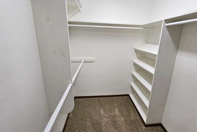 Building Photo - Inviting Home with Bonus Workshop Space!