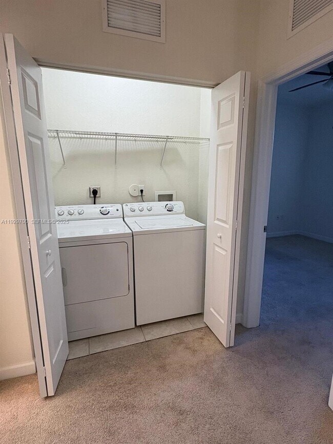 Building Photo - 9426 SW 171st Ct