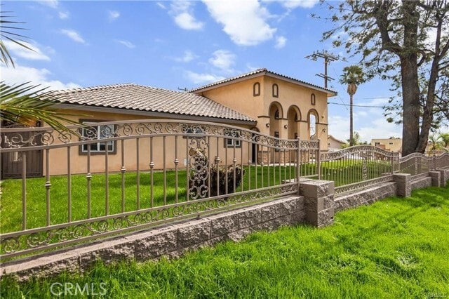 Building Photo - 3865 Del Rosa Ave