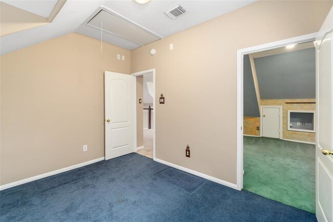 Building Photo - 905 Carriage Hills Blvd