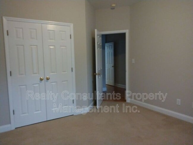 Building Photo - 7106 Holly Glen Ct