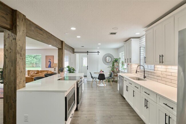 Building Photo - 3607 Hickory Hill Ln