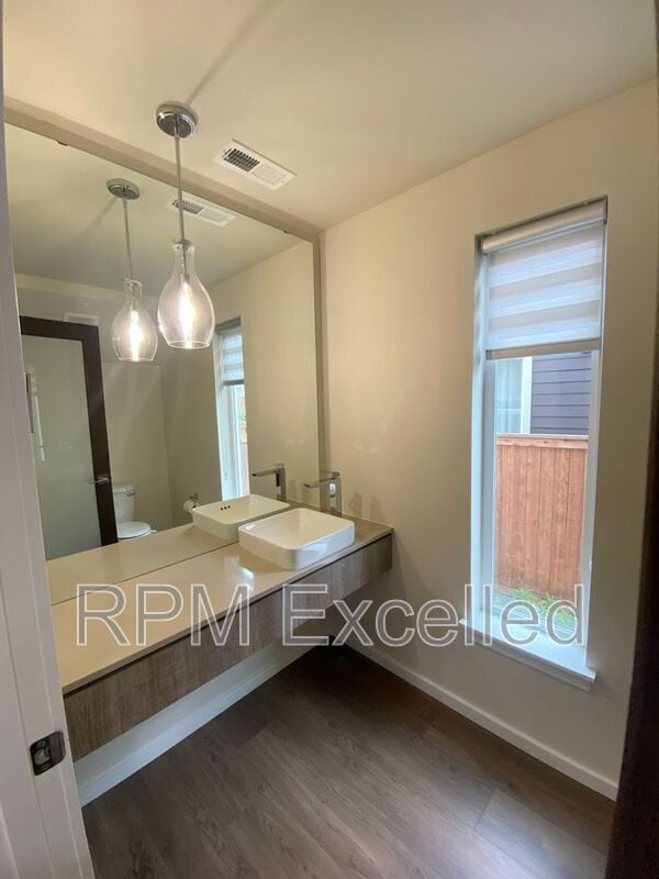 Building Photo - 16208 27th St Ct E