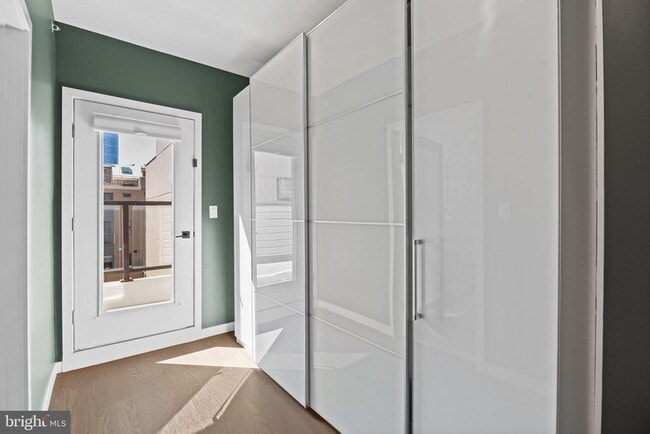 Building Photo - 2106 Spring St