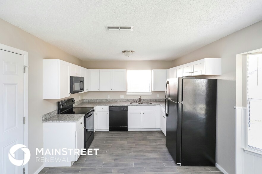 Building Photo - 6409 Stardust Dr S