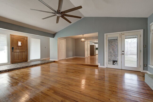 Building Photo - 3619 Chatham Ct