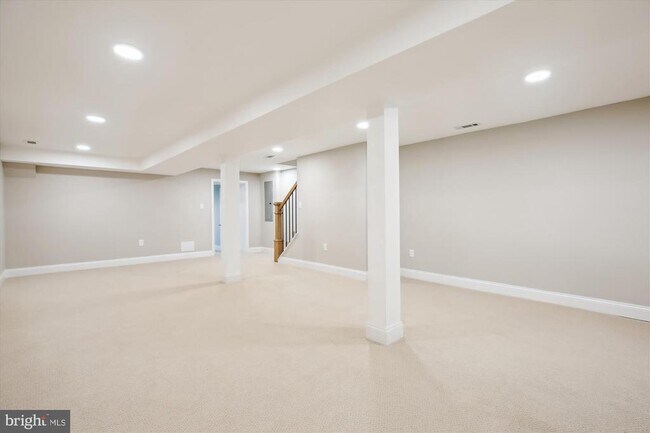 Building Photo - 329 15th St NE