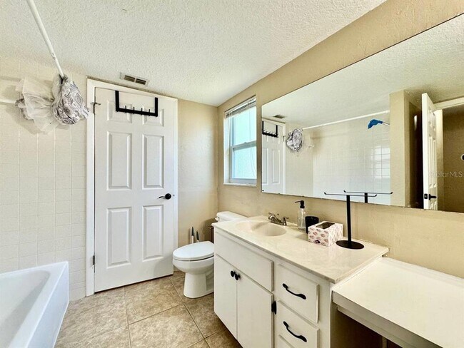 Building Photo - 8134 Winthrop Dr