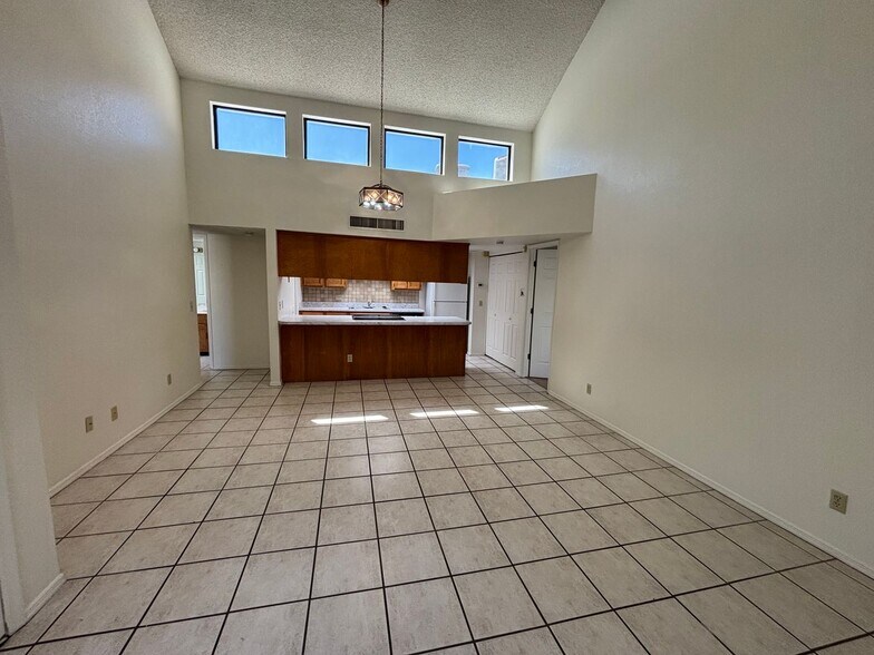 Building Photo - 1200 E River Rd