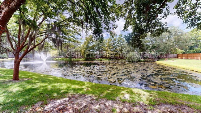 Building Photo - 9744 Summer Grove Way W