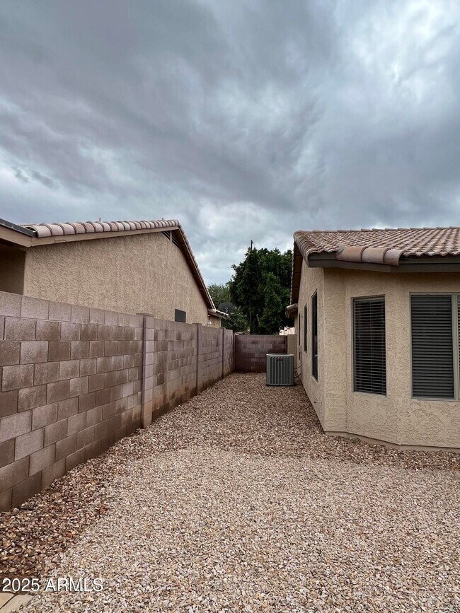 Building Photo - 4484 E Redfield Ct