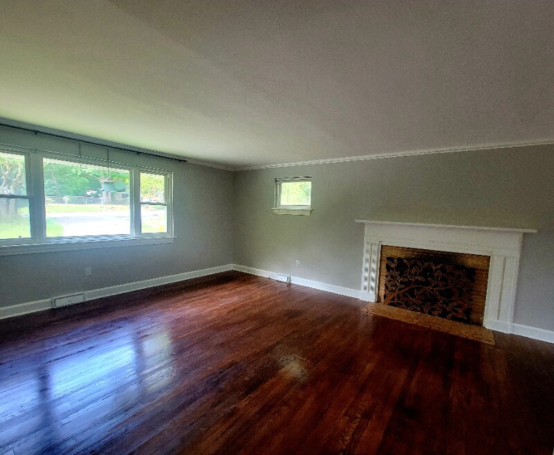 Building Photo - 20 N Garden Cir