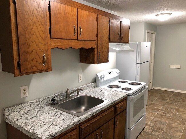 Building Photo - 818 Columbia Ave