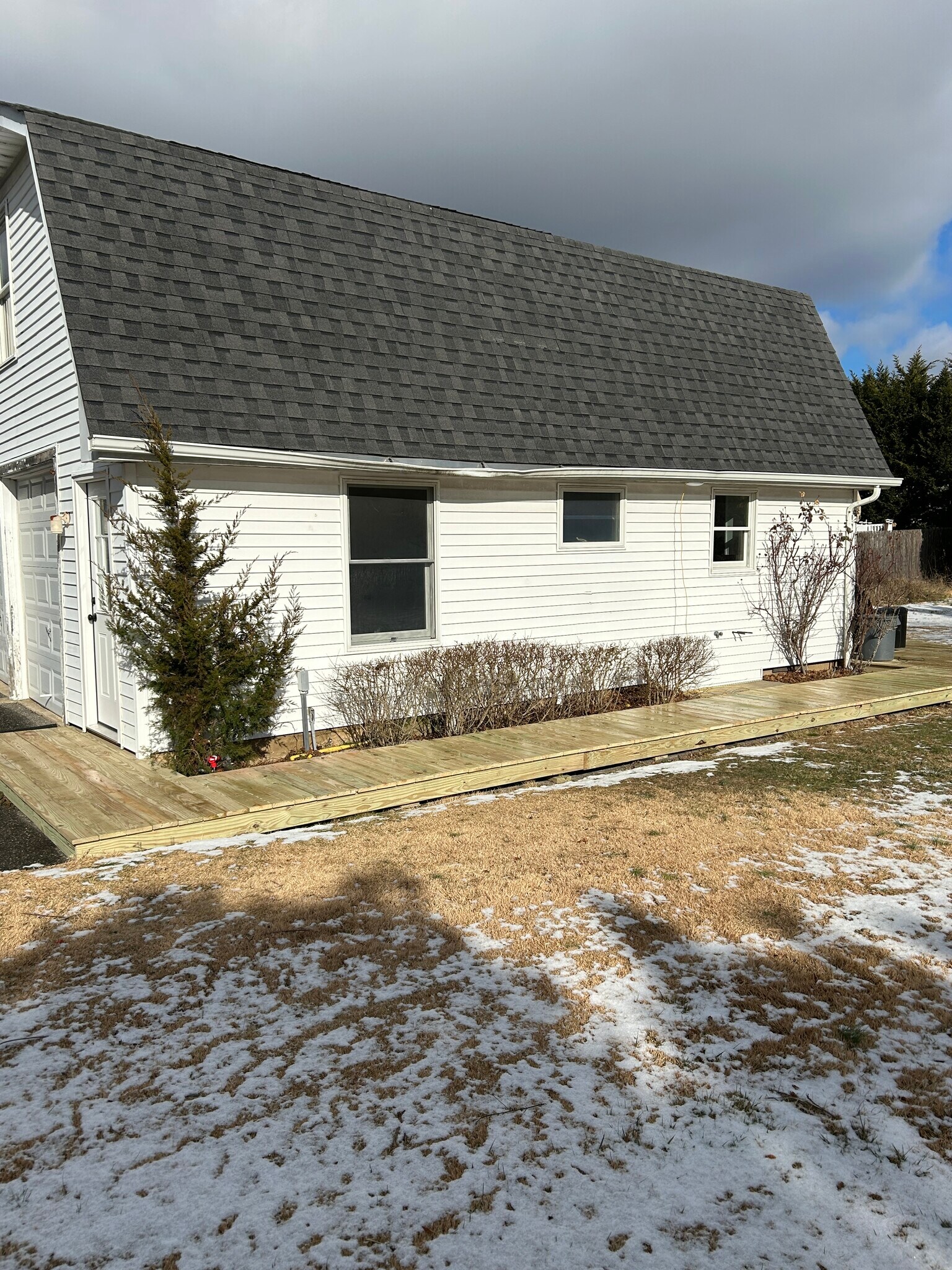 Building Photo - 61 Nelson Ave