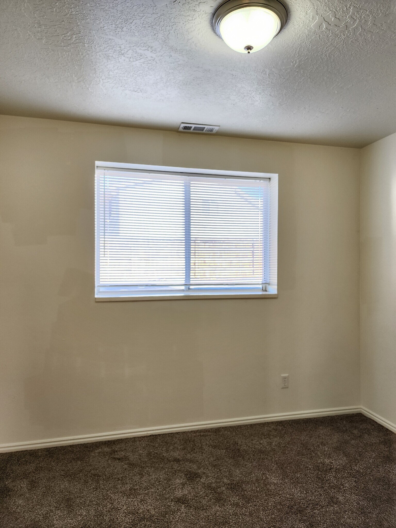 Building Photo - 340 W 500 N