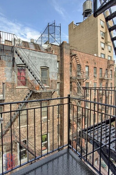 Building Photo - 219 E 28th St