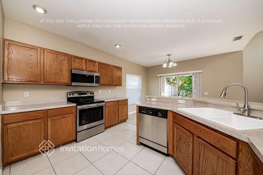 Building Photo - 710 Cristelle Jean Dr