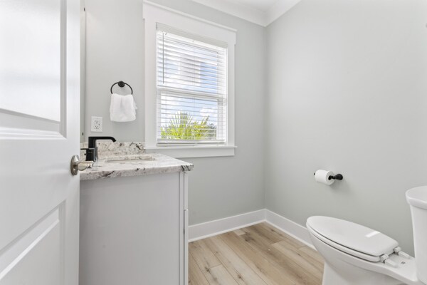 Building Photo - 305 Lineback Pl