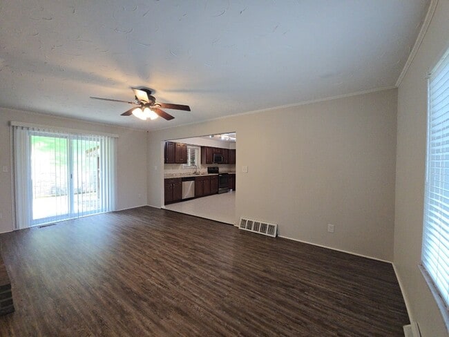 Building Photo - 6386 Taylor Rd