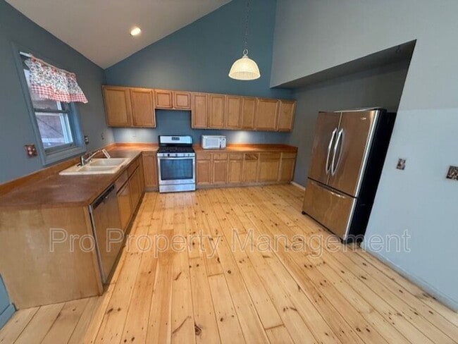 Building Photo - 500 Nonnewaug Rd