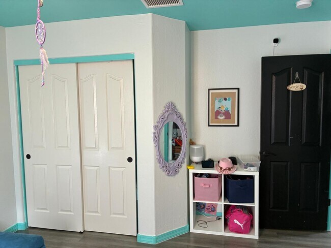 Building Photo - 9226 N 182nd Dr