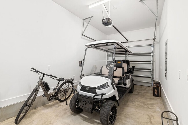 Building Photo - 24 Annabella St