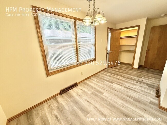 Building Photo - 2379 Ashdale St NW