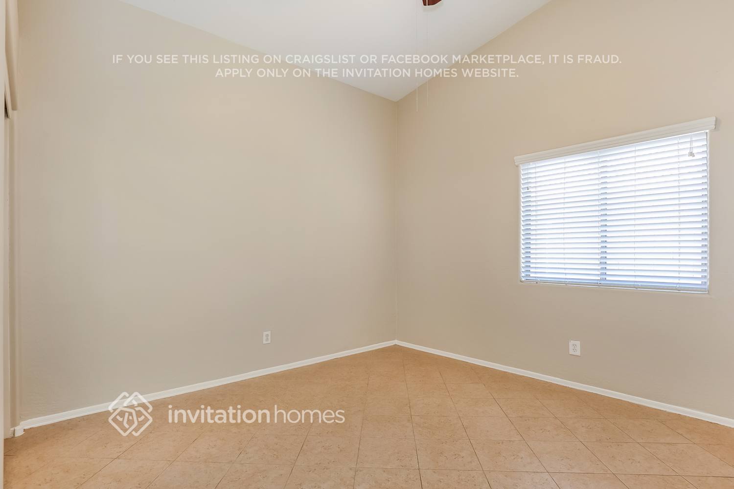 Building Photo - 9121 W MacKenzie Dr