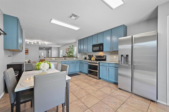 Building Photo - 1613 Coriander Dr