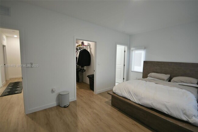 Building Photo - 1339 NW 2nd Ln