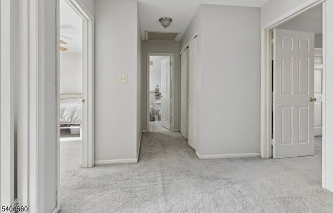 Building Photo - 360 Cotswold Pl