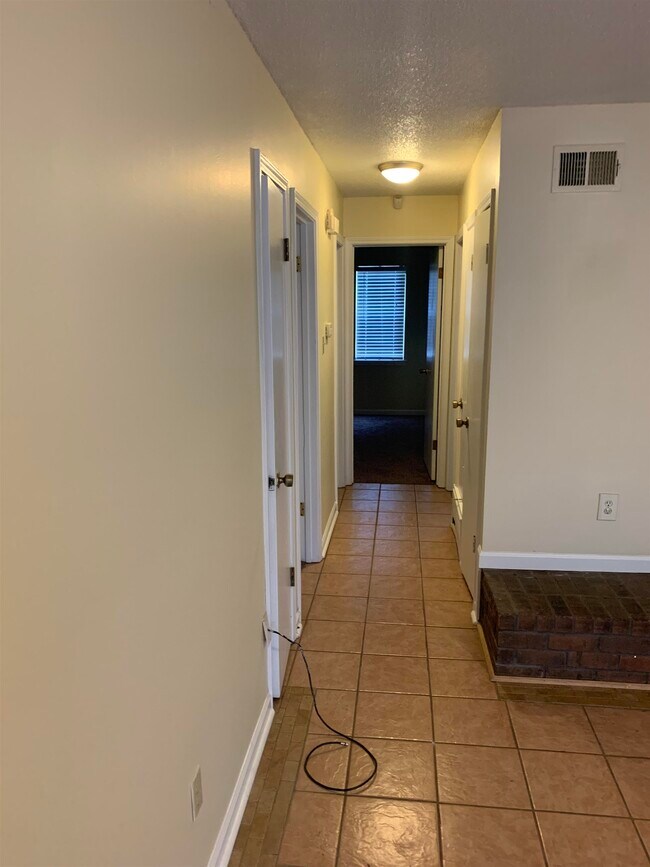 Building Photo - 3381 Cristil St