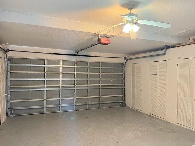 Building Photo - 212 Purslane Pass