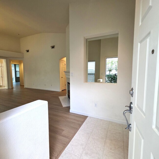 Building Photo - Clayton Single Story 3bd/2ba - Bright open living w/new flooring
