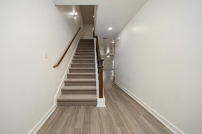 Building Photo - 8461 Adelaide Dr